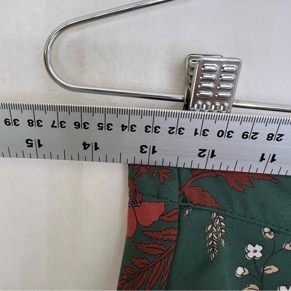 5/$25 Blue rain medium floral skirt 76 - Picture 5 of 5